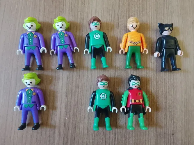 Kinder ovo DC playmobil troco pela mulher maravilha 