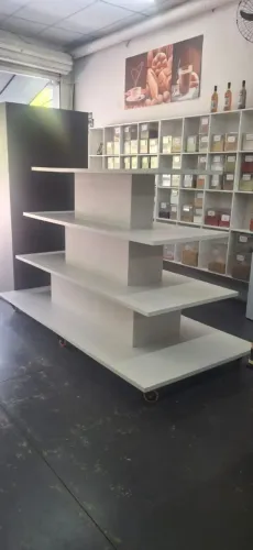 Expositor para comércio.