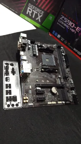 Placa Mae a320 Gigabyte Am4
