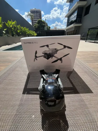 Drone DJI Mini 5 Pro Fly More Combo RC2 Controle com Tela