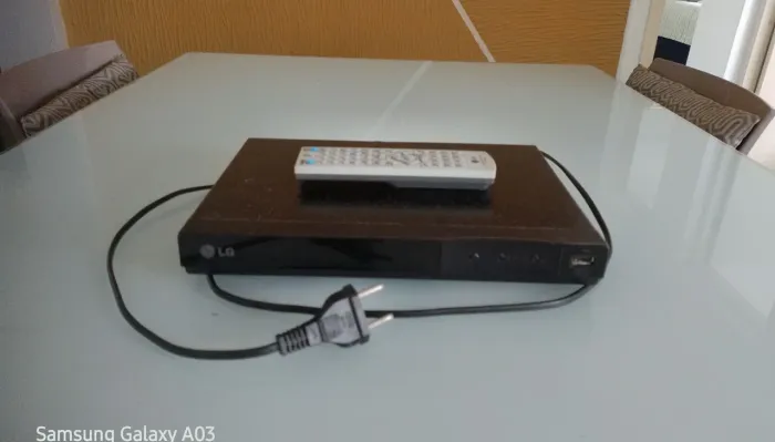 Dvd player LG modelo DP122