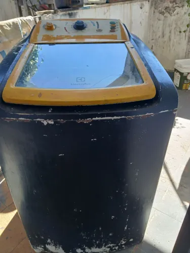 Máquina de lavar Electrolux 10 kg somente para retirada de peças