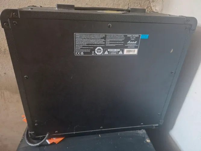 Vendo amplificador Marshall zerado