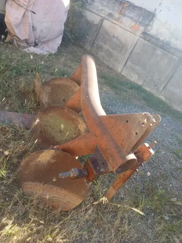 VENDO/TROCO ARADO DE 3 DISCOS TODO ORIGINAL. 