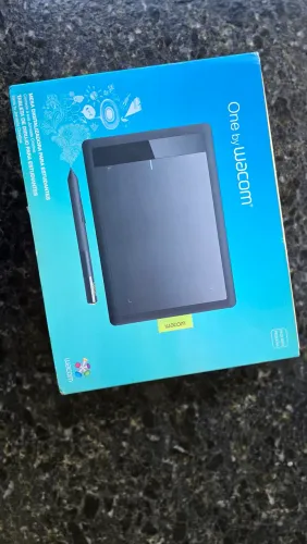 MESA DIGITALIZADORA ONE BY WACOM - PEQUENA CTL 4711 PC/MAC