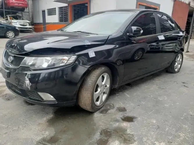 Sucata Kia Cerato 2010 para peças