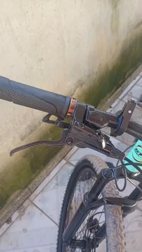 Bicicleta aro 29 semi nova 1900 avista nao entrego
