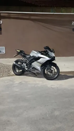 YAMAHA R15 2024-PRATA