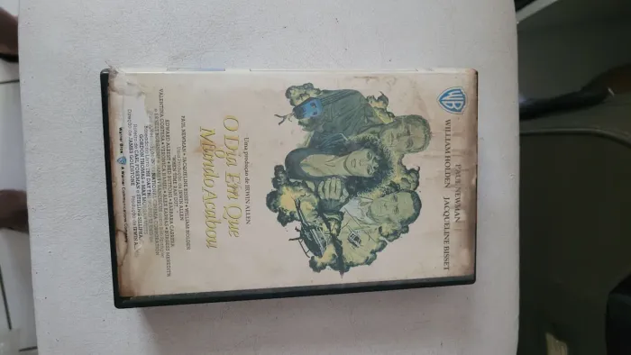 FITA VHS ORIGINAL FILME O DIA EM QUE O MUNDO ACABOU - PAUL NEWMAN 