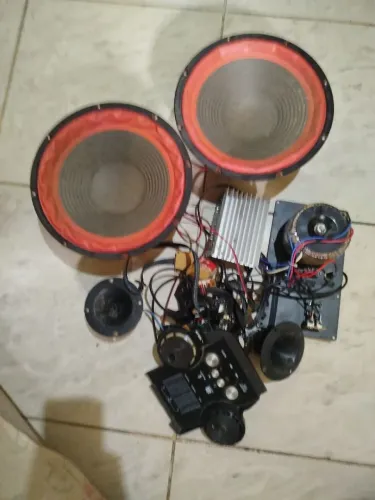 Vendo caixa de som,sem a caixa