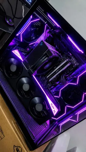 PC GAMER RYZEN 7 5700X + RX 9070XT + 32GB DE RAM