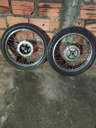 Vendo par de rodas completas 