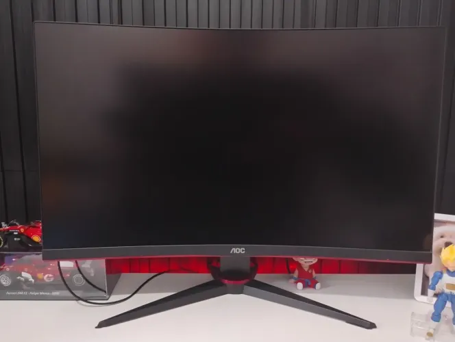 Monitor curvo AOC 27 240Hz