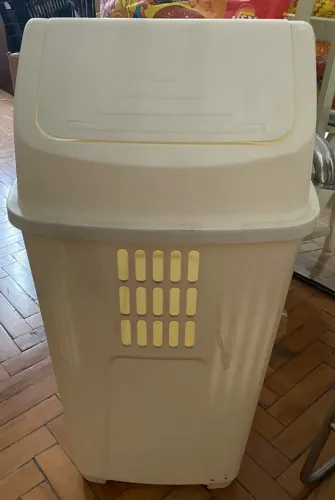 Lixeira basculante 50 litros Plasvale