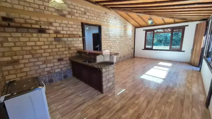 Casa para venda com 2 quartos, 339m² - Cuiabá - Petrópolis/RJ