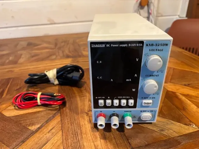 Nova ! Fonte de alimentação de bancada KXB-325DW (só 220v) CC ajustável Saída 32V