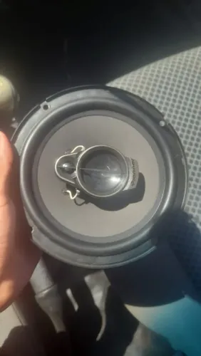 Vendo auto falante de 6 polegada 50rms eu tenho 2 par