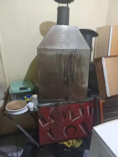 Carrinho de churrasco R$:350,00.... obs: Usado, faltando as grelhas, não tem avarias!!!!