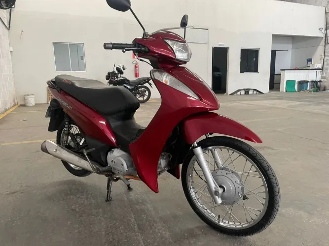 Vendo Honda Biz partida e pedal 2013