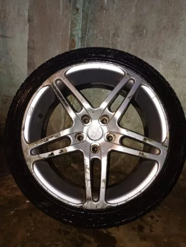 Roda aro 18 modelo de opala Caravan,as 4 rodas