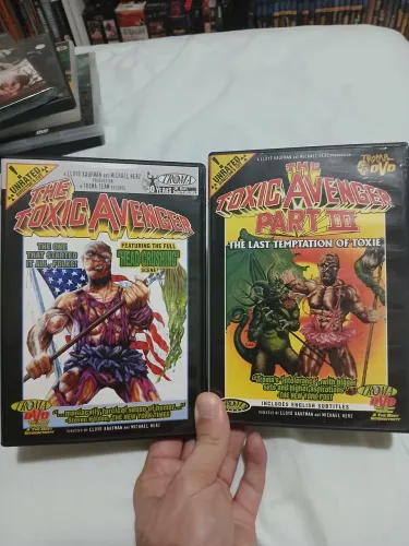 Dvd importado toxic avenger 1 e 3 vingador toxico troma