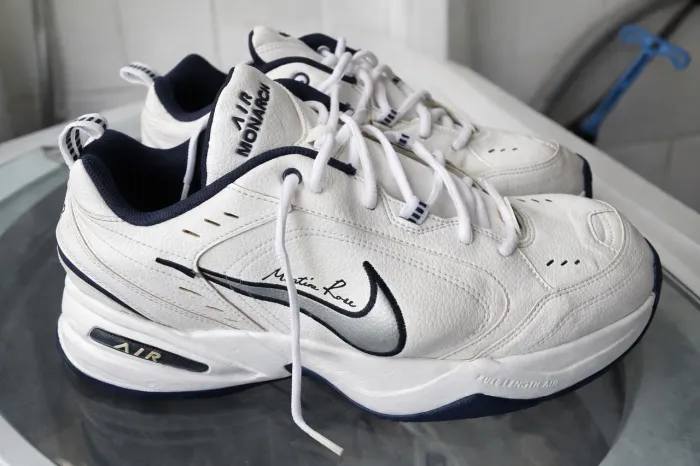 Tênis Nike x Martine Rose Air Monarch IV AT3147-100 Nº 45