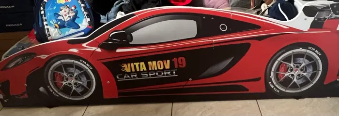 Mini. Cama de carro