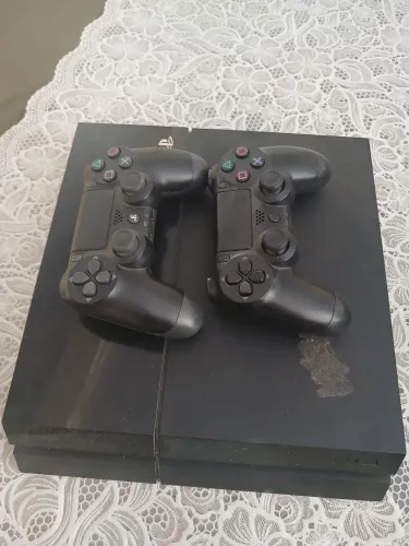 PLAYSTATION 4 USADO COM 2 CONTROLES