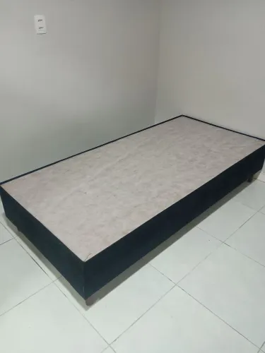 Vendo cama box solteiro semi nova