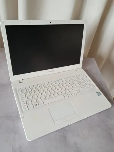 Notebook Samsung i5 7th 4GB DDR4 HD 500GB