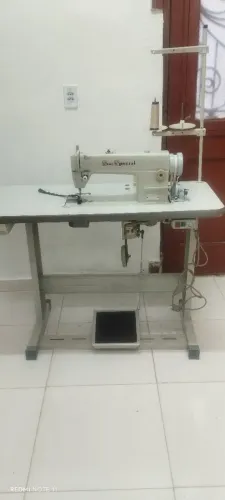 Máquina de costura industrial 