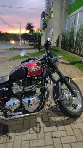 Triumph Bonneville T100 2014 sem detalhes - troco por Biz