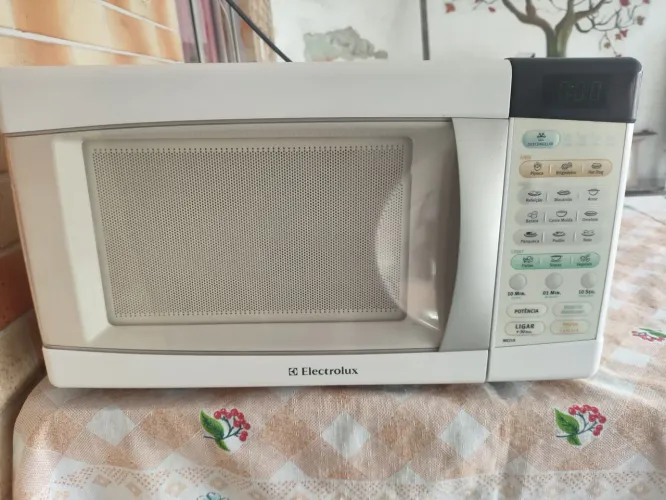 Microondas Electrolux,21 lts,110 volts, entrego e dou garantia
