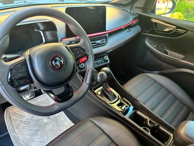 Fiat Fastback Abarth Turbo Flex 1.3 Aut. 2025