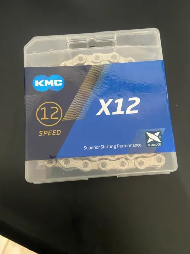 Corrente Bike KMC 12Velocidades 126Elos Prateados 