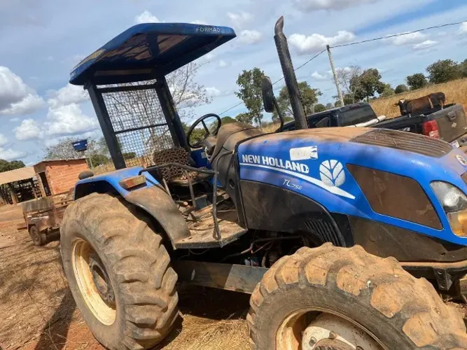 TRATOR NEW HOLLAND TL75E 4x4 COM IMPLEMENTOS - PRONTO PARA TRABALHAR