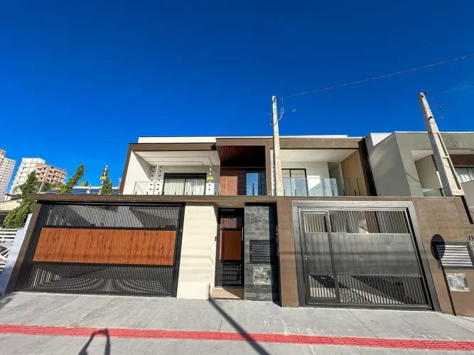 Sobrado com 3 dormitórios à venda, 145 m² por R$ 1.190.000,00 - Centro - Balneário Piçarra
