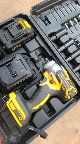 Chave de impacto 48V com duas baterias, Maleta e kit completo de acessórios