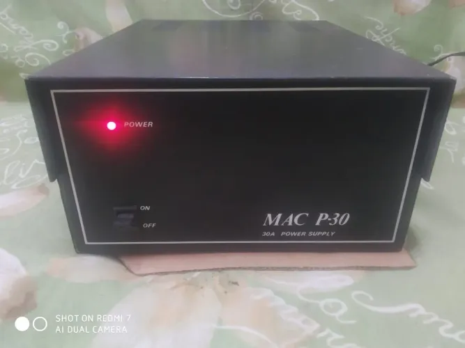 Vendo fonte para rádio amador ou outras aplicações.