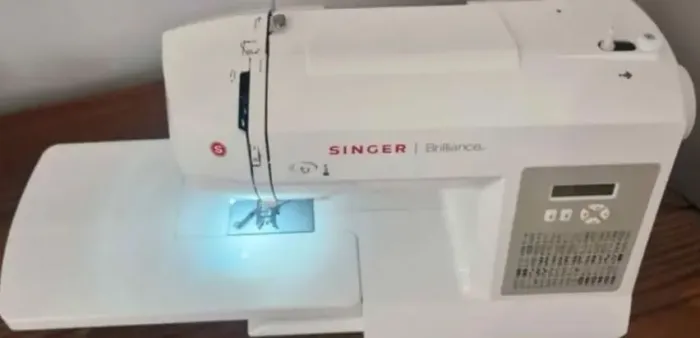 Máquina de costura Singer brilliance
