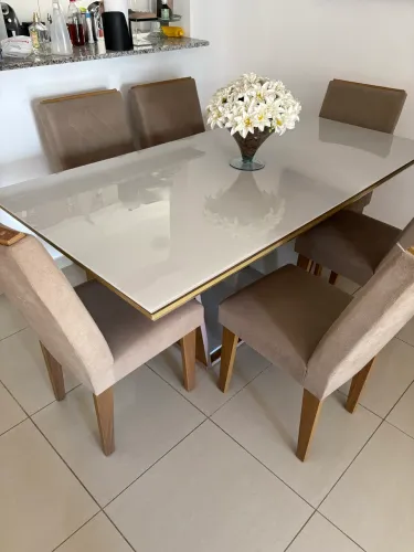 Mesa com 6 lugares