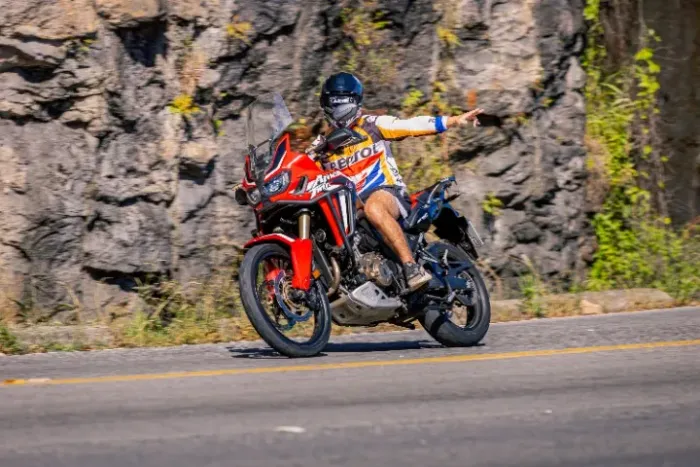 AFRICA TWIN 2017 1000l TE - Acompanha Baús, Revisada, c/ difusor de escape