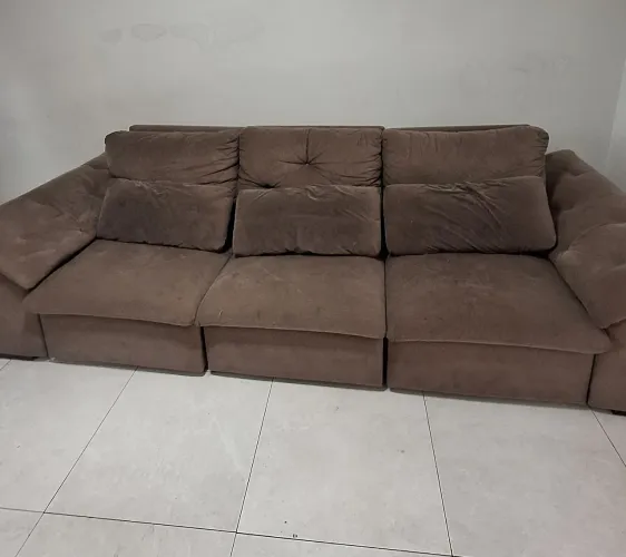 Sofa retrátil 3 lugares com almofadas