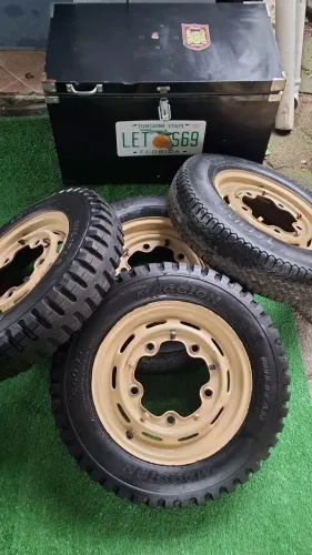 Rodas de fusca 5 furos com pneus