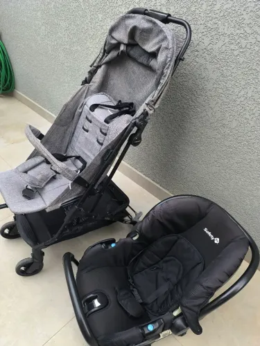 Carrinho de bebê e bebe conforto