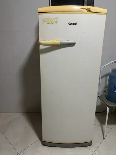 Vende-se Geladeira Consul