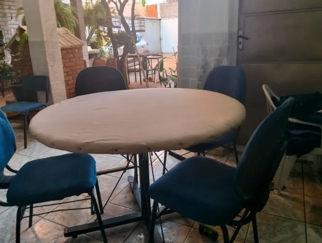Conjunto de mesa de baralho com 4 cadeiras