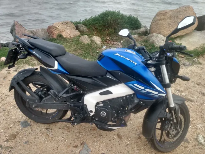 Bajaj Dominar 200 ano 2023