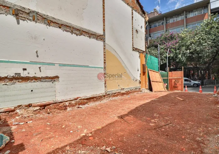 Terreno com 120 m² na Vila Mariana, para venda, próximo ao Colégio Bandeirantes.