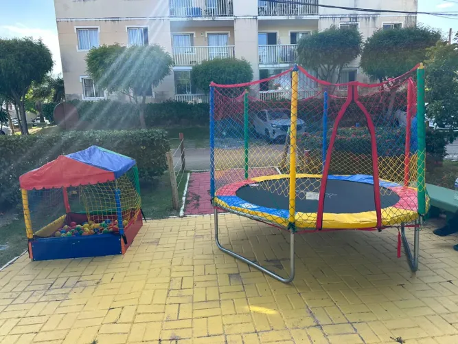Aluguel de pula pula e piscina de bolinha número de contato na descrição